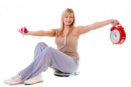 Момиче, което иска да отслабне се храни здравословно и по режим